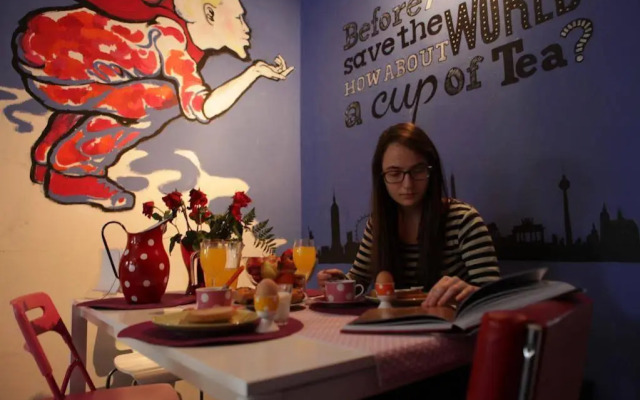 Art Hole Hostel