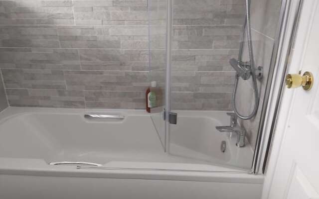 Beautiful and Luxurious 4-bed House in Essex