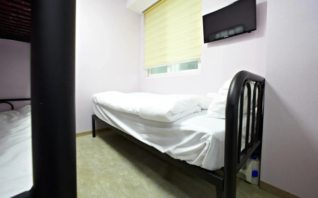 Rainbow Hotel Myeongdong