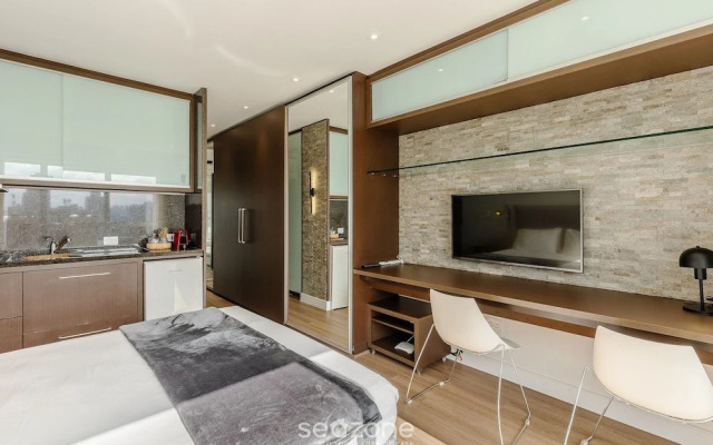 Studio in Condominium With Pool and Gym Nwc1510