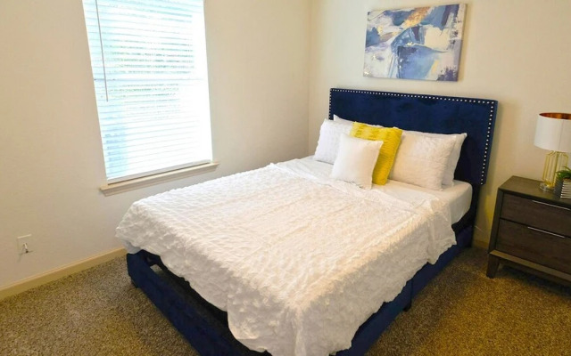 5Bdrm 2.5Bath 9Beds - The Nest Big House
