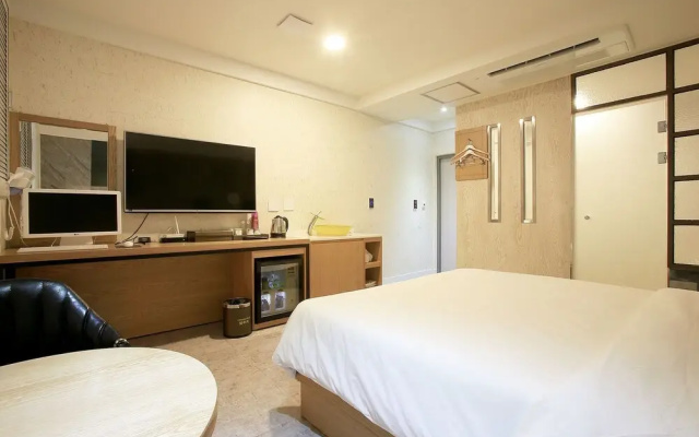 Gimpo Bellucci Motel(김포 벨루치 드라이브인 무인텔)