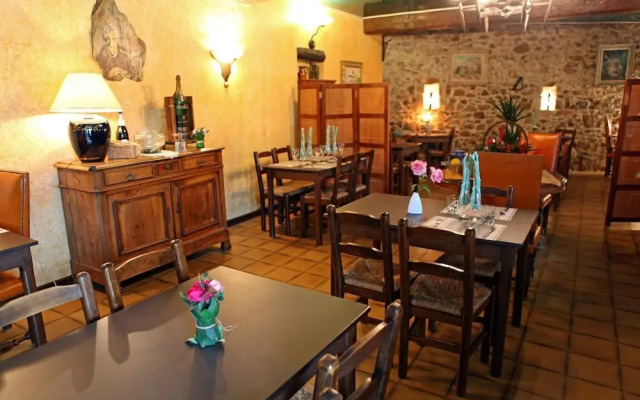 Logis Auberge Du Peras