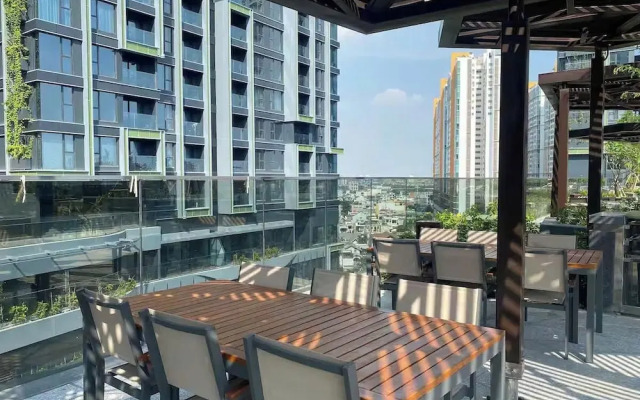 Luxury Lumiere Riverside Urban Apartment
