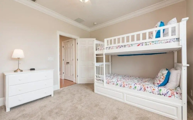 Fantastic 3 bed home with a pool