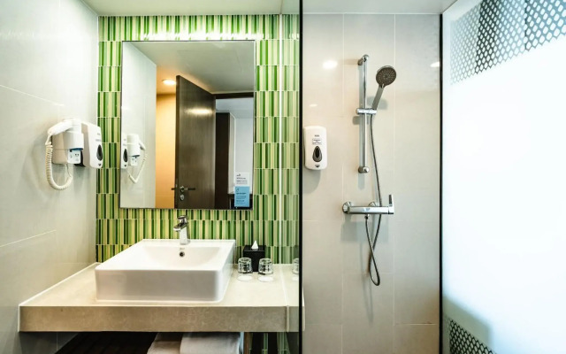 Holiday Inn Express Bangkok Sukhumvit 11 by IHG