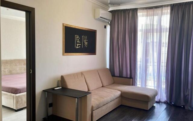 Guest House on Druzhby 1