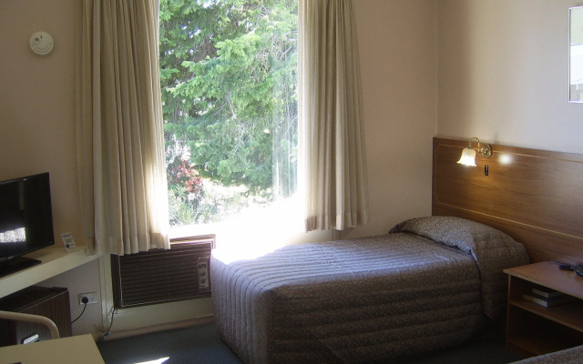 Garden Motor Inn