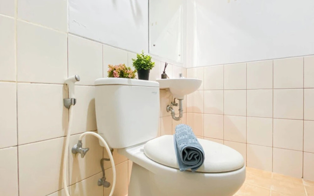 Basic Studio Room At Azalea Suites Apartment