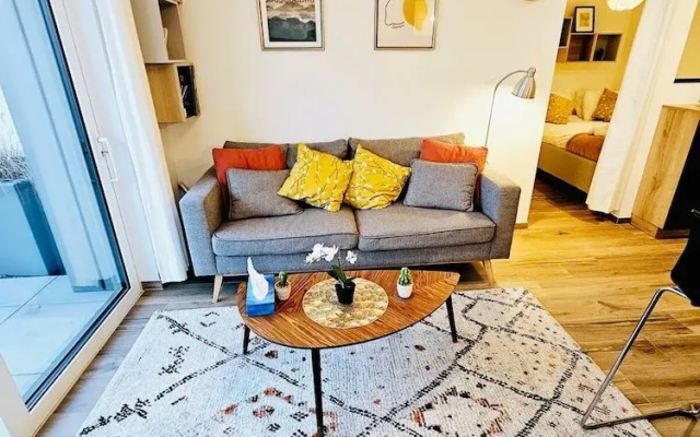 Lovely 1 bedroom flat with terrace