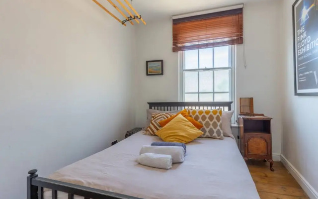 Trendy 2 Bedroom Apartment in the Heart of Brixton