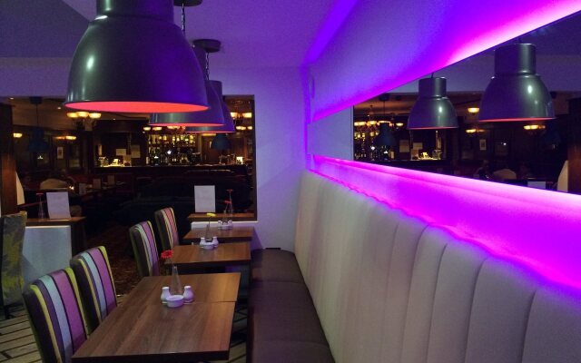 Gatwick Belmont Hotel