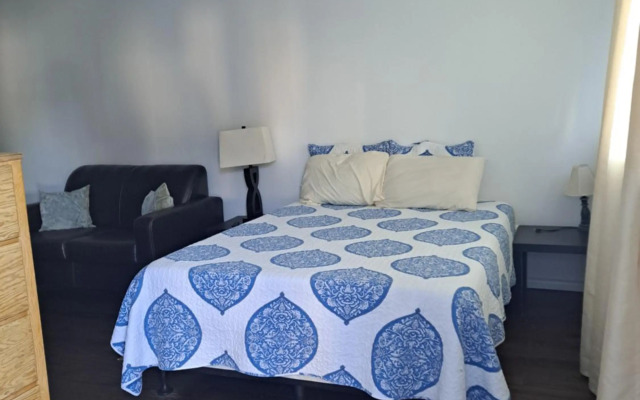 Campbellford Studio Apt 4