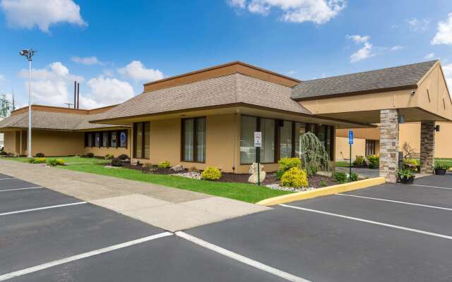Clarion Inn & Suites Stroudsburg - Poconos