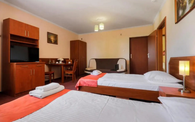 Hotel Restauracja Leliwa