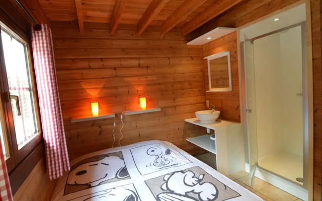 Charming Chalet in Waimes With Sauna and Jacuzzi