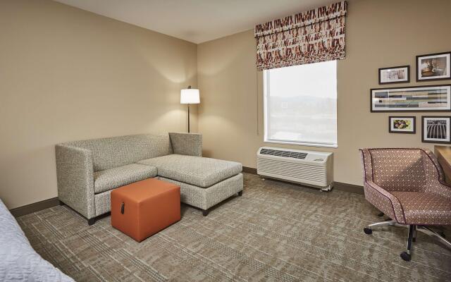Hampton Inn & Suites Roseburg
