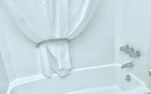 Bicentennial Inn