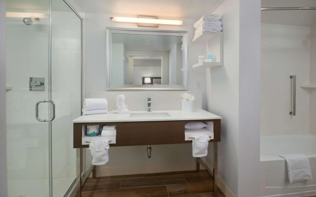 Hampton Inn & Suites Phoenix/Scottsdale on Shea Boulevard