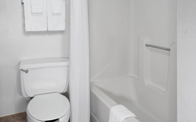 Baymont by Wyndham Green Bay