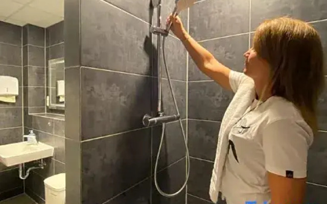 Space Night Capsule Hotel