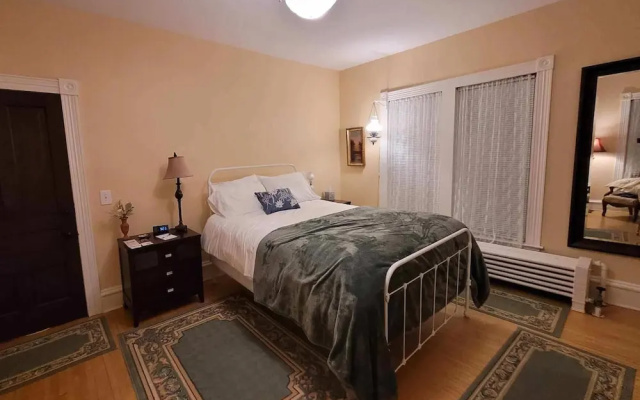 Oaklawn Inn LLC