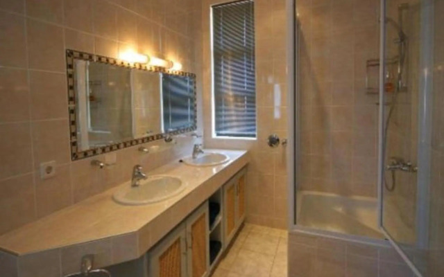 Chala-Kigi Apartments