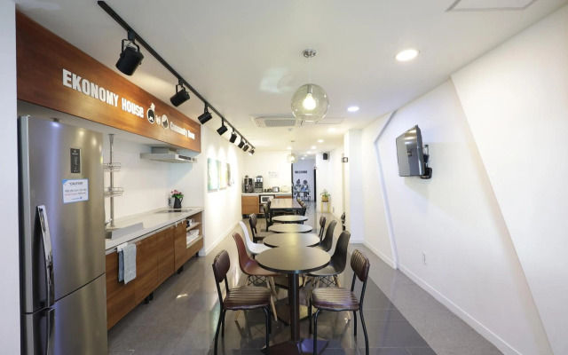 Ekonomy Haeundae Guesthouse