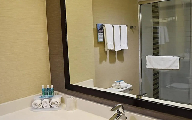 Holiday Inn Express Golden-Kicking Horse by IHG