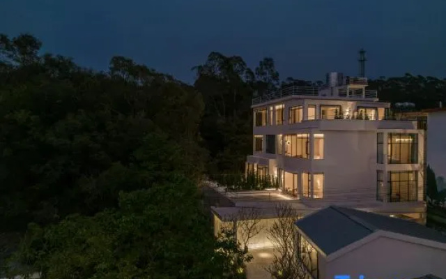 Guangzhou Sunset • Mountain & Wild Designer Homestay