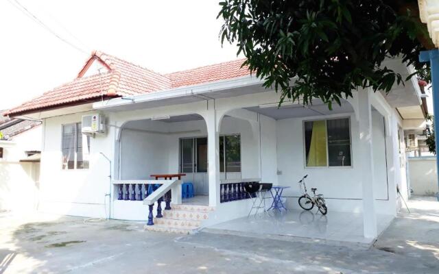 Mae Rampung Beach House
