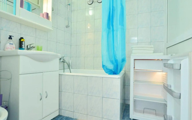 Split Center Room Helena