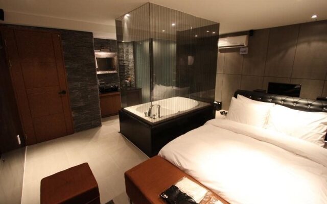 A Seven Hotel