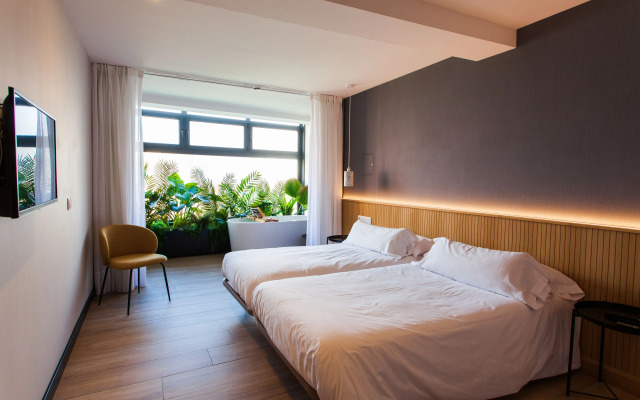 Hospedium H Cabo Sport