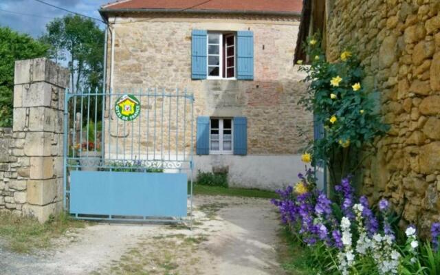 Gite Cherveix-Cubas, 4 pièces, 7 personnes - FR-1-616-70