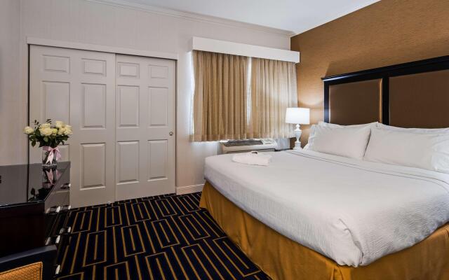 Best Western Plus Palm Court Hotel