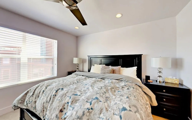 1370 Center Drive Home #6