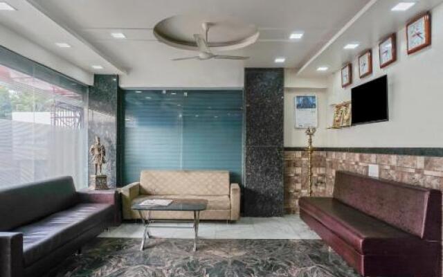 OYO 24562 Vikrant Palace