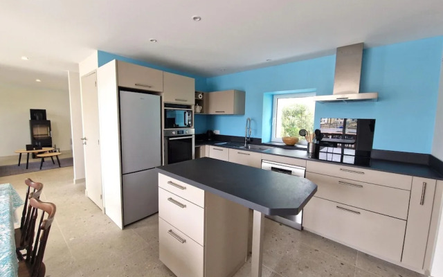 Charming Breton Holiday Home Right by the sea