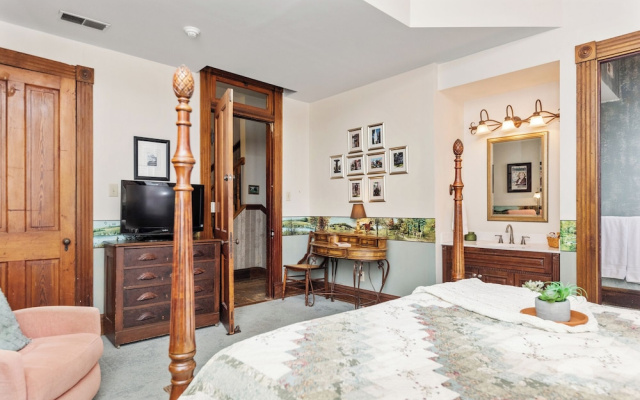 Moon River Bed and Breakfast
