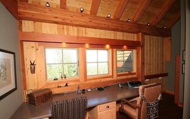 Glacier Luxury Lodge