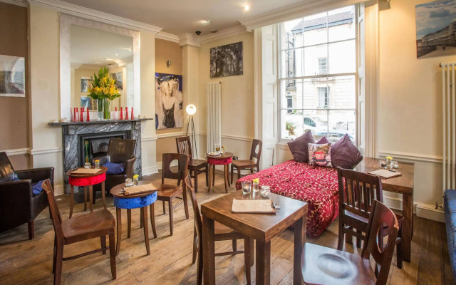 Clifton Hotel