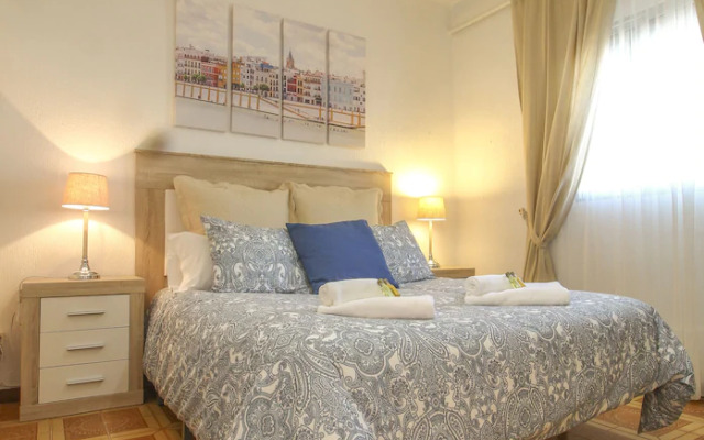 Deluxe Apartment in Triana