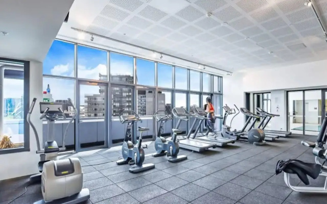 A Cozy & Modern 2BR Apartment, Fantastic Views