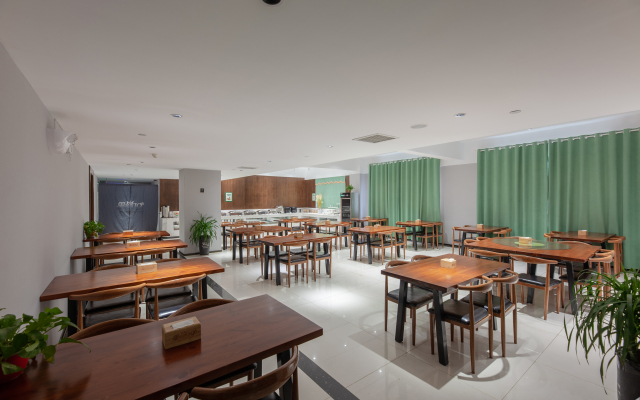 Green 19 Hotel (Nanyang Municipal Government)