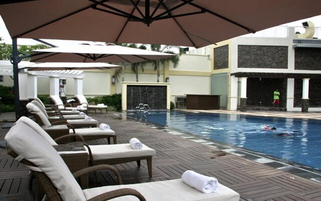 The Avenue Plaza Hotel