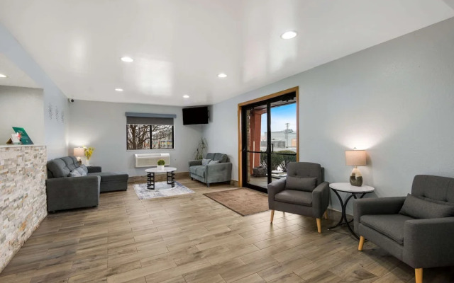 Super 8 Oneida Verona