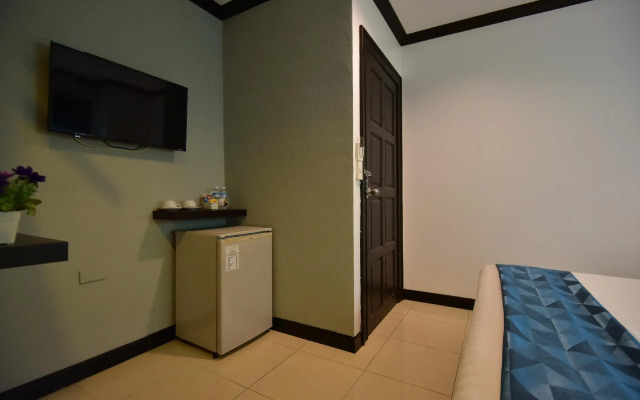 Hallo Patong Hotel & Restaurant