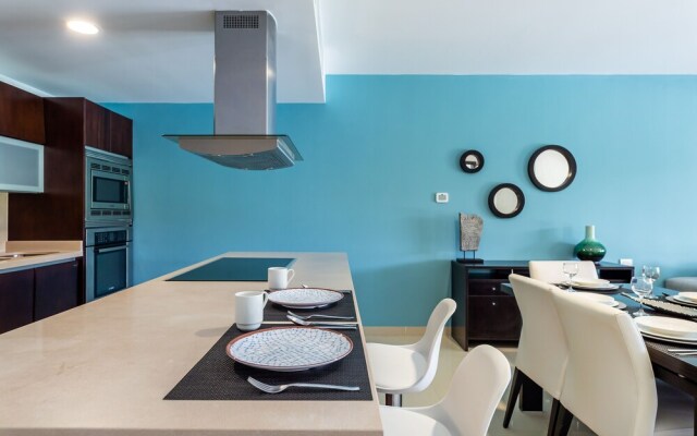 Casa Iris 2 Bedroom Condo by Redawning