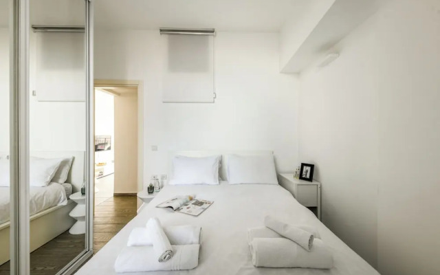 Charming 1BR Apt by Sea N' Rent